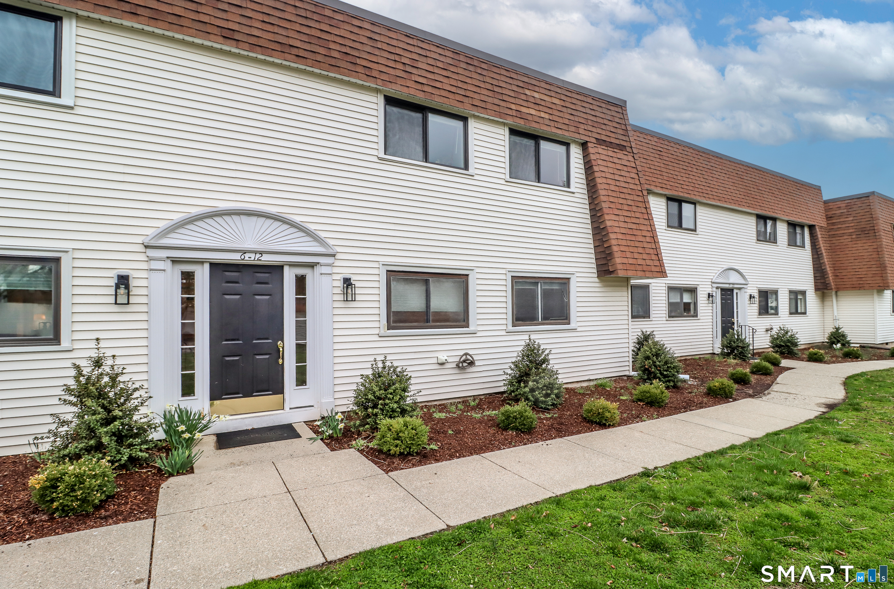 12 Hulls Highway, 12, Fairfield, CT 06890 | For Sale at $535,000