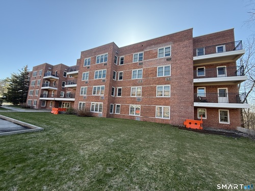  condo home for sale located at 50 Lafayette Place, 2h, Greenwich, CT 06830