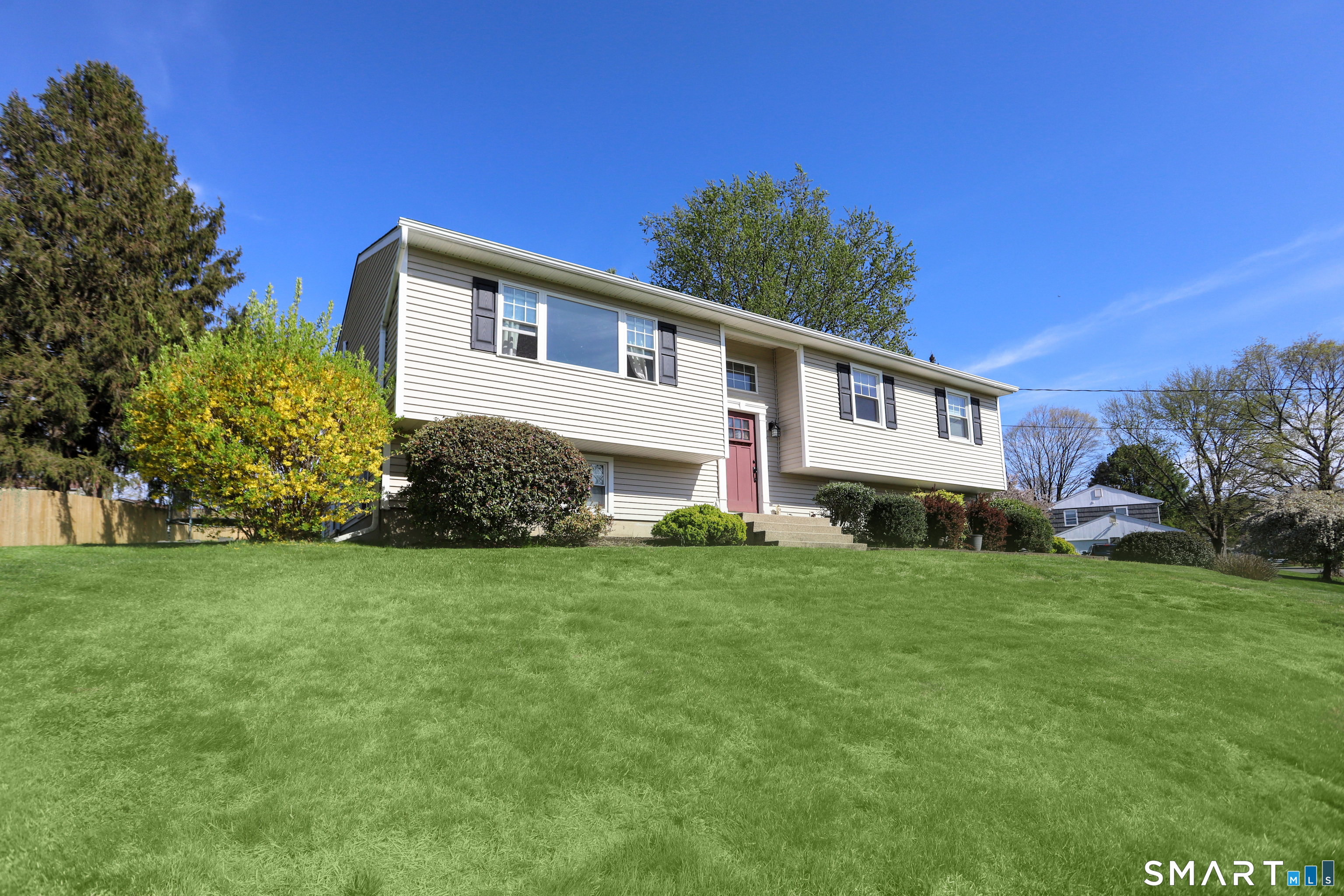 38 Quaker Ridge Road, Bethel, CT 06801 | For Sale at $579,000