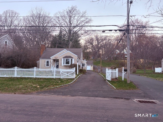 329 Bronson Road, Fairfield, CT 06890 | For Sale at $745,000