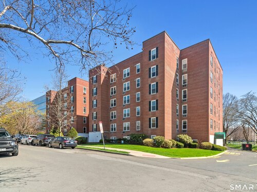 Waterfront condo home for sale located at 7 4th Street, 3c, Stamford, CT 06905