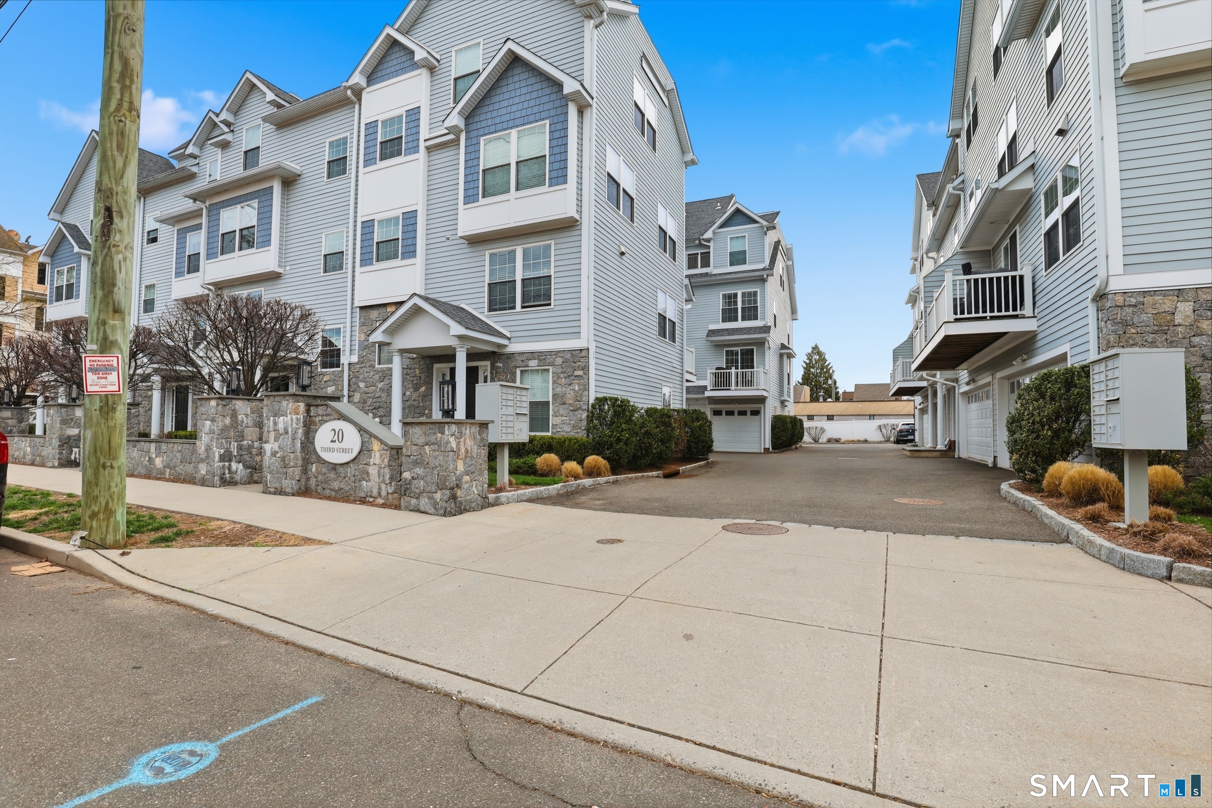 20 Third Street, 3, Stamford, CT 06905 | For Sale at $831,000