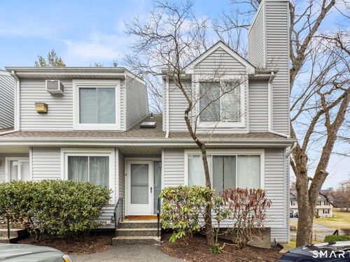  townhouse condo for sale located at 20 East Pembroke Road, 4, Danbury, CT 06811