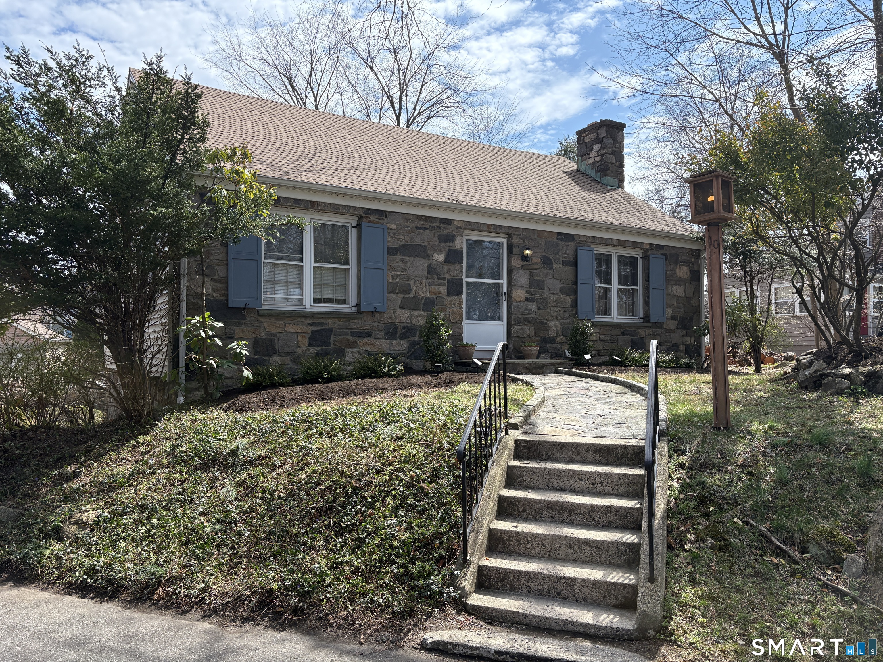 10 Maple Drive, Greenwich, CT 06870 | For Sale at $1,200,000