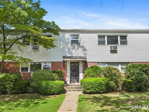  condo home for sale located at 15 Cherry Hill Drive, 2a, Bridgeport, CT 06606