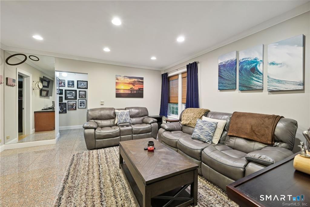 833 Summer Street, 2e, Stamford, CT 06901 | For Sale at $295,000