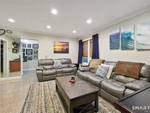  condo home for sale located at 833 Summer Street, 2e, Stamford, CT 06901