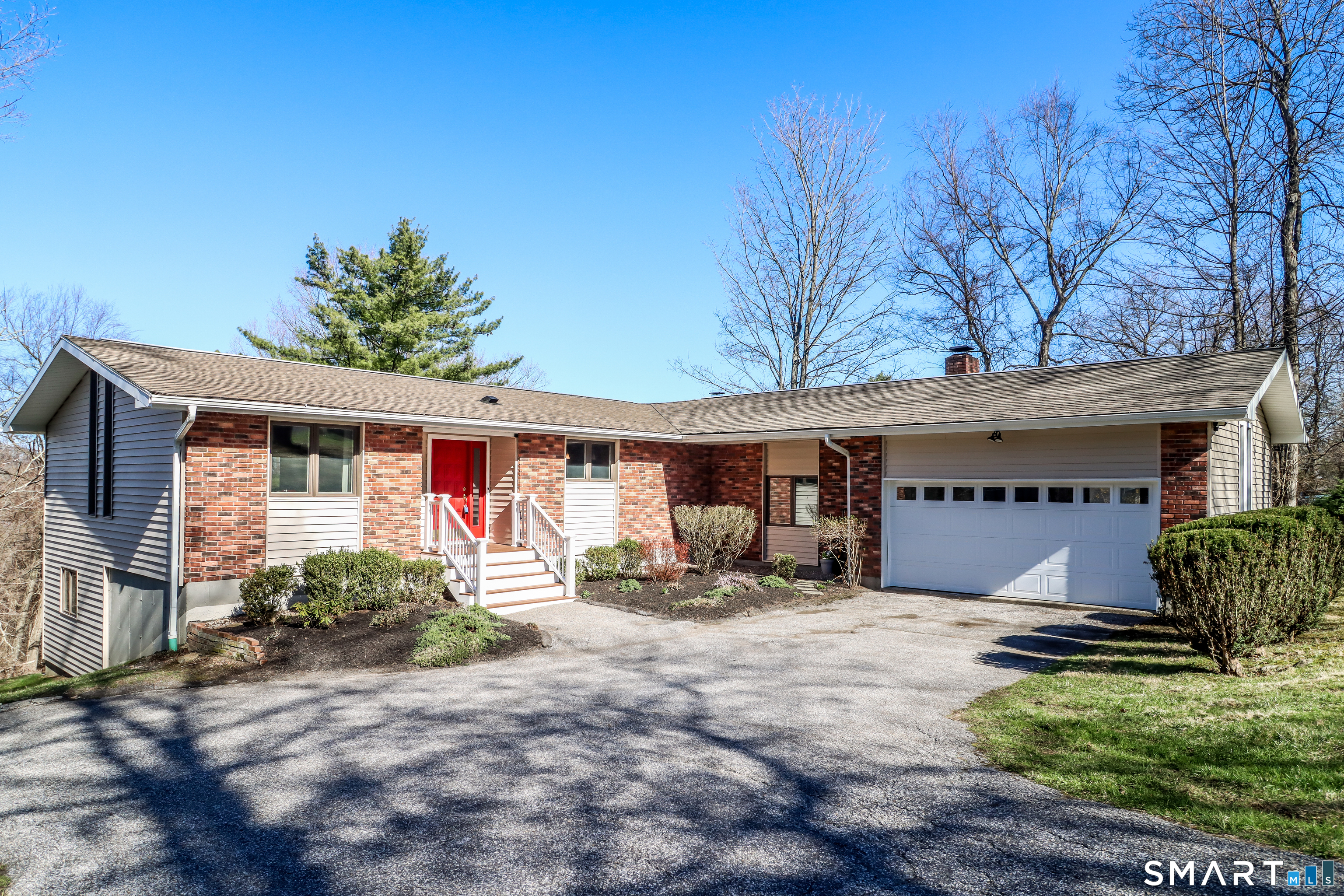 35 East Gate Road, Danbury, CT 06811 | For Sale at $699,000