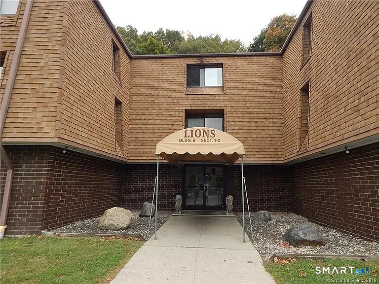 126 Triangle Street, a16, Danbury, CT 06810 | For Sale at $186,000