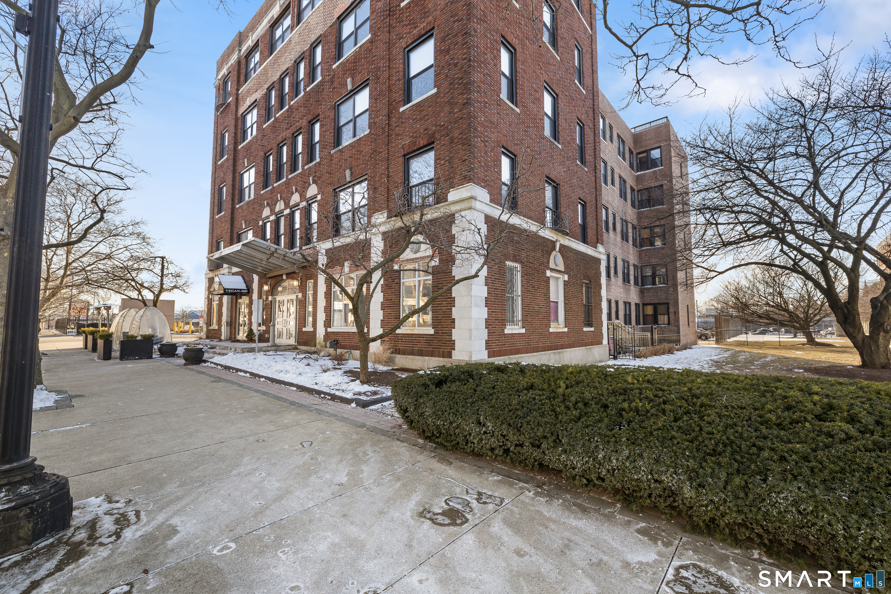 881 Lafayette Boulevard, 4l, Bridgeport, CT 06604 | For Sale at $217,500