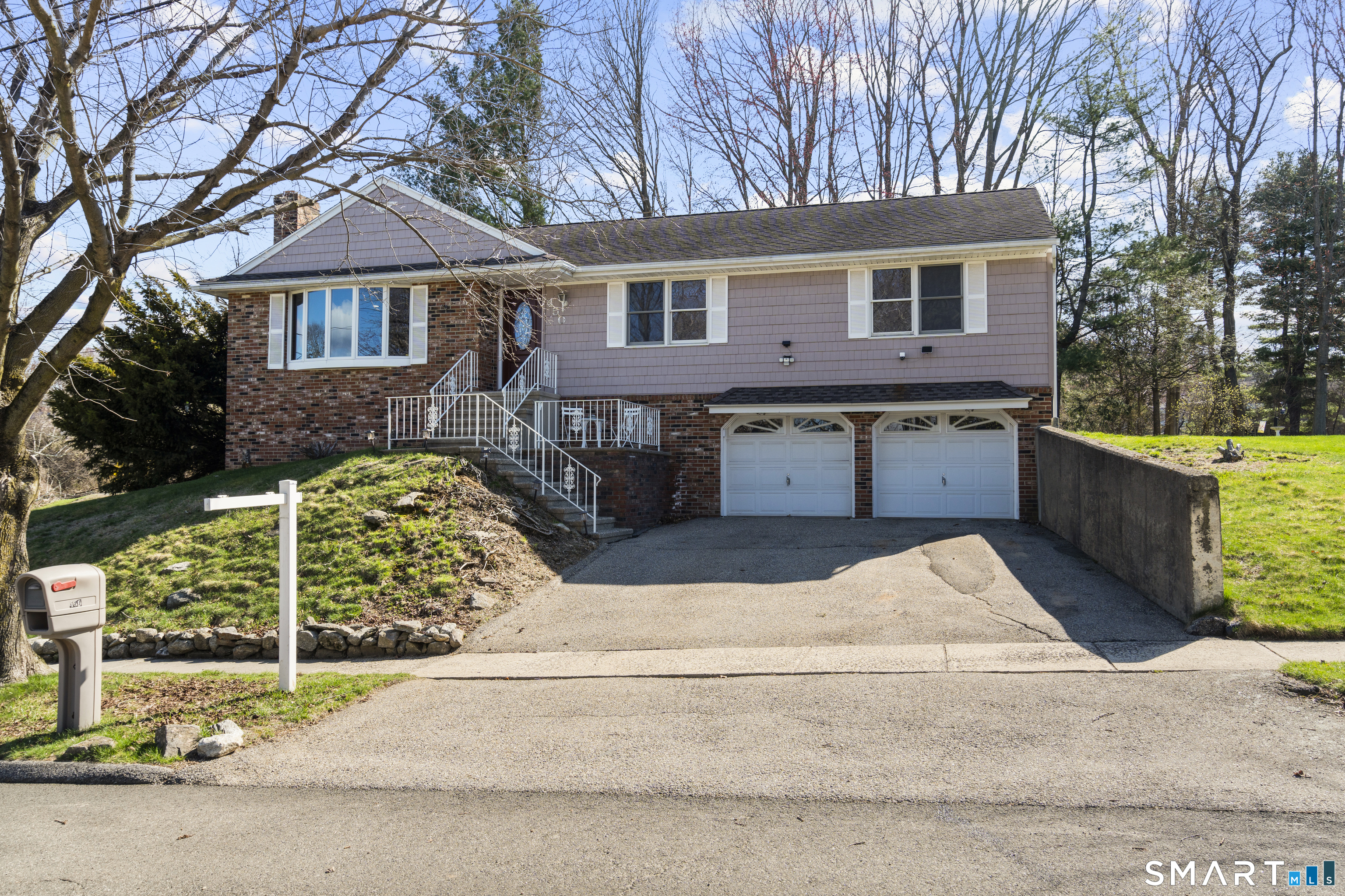 450 Emerald Place, Stratford, CT 06615 | For Sale at $569,000
