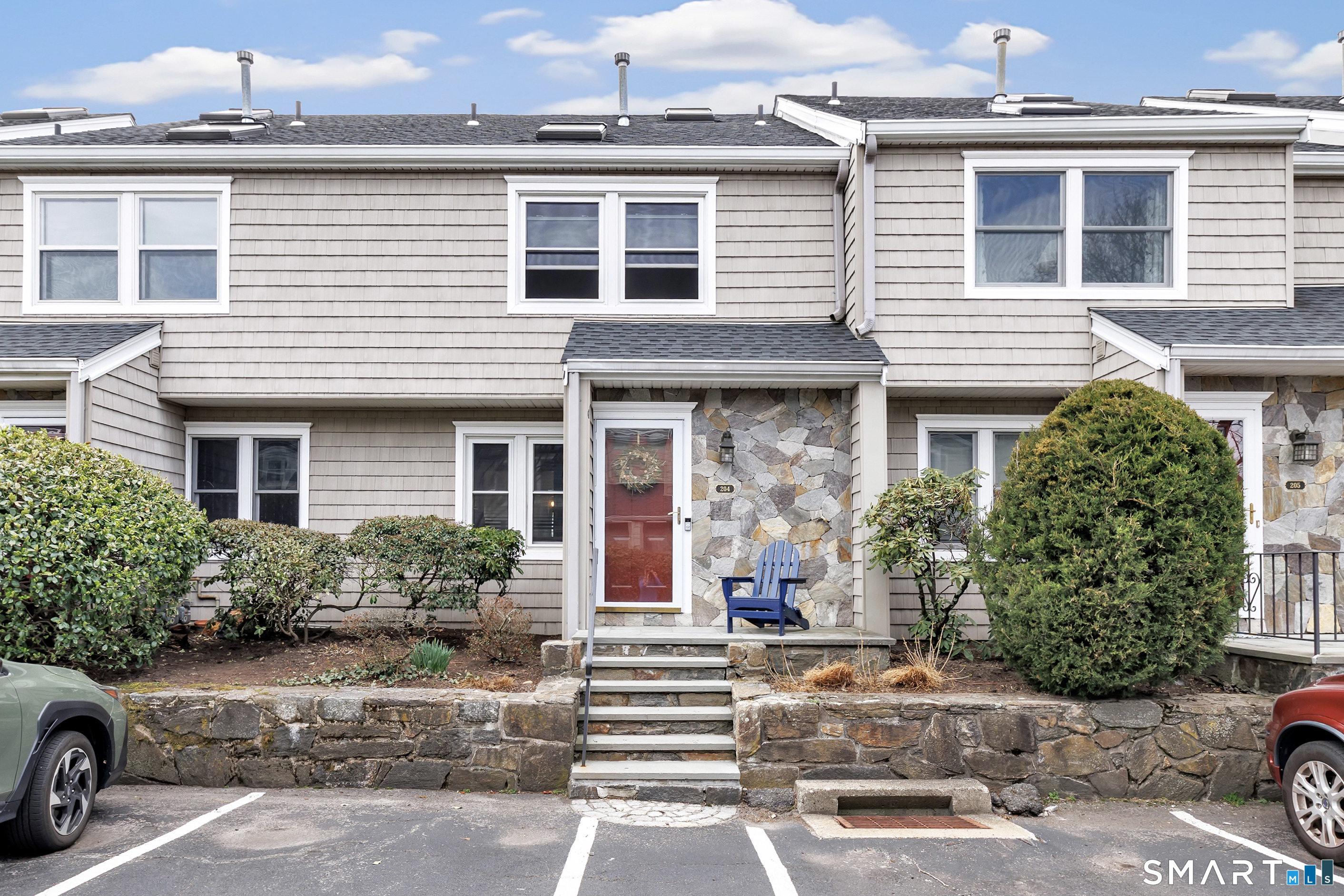 5 Glen Street, 204, Greenwich, CT 06830 | For Sale at $1,000,000