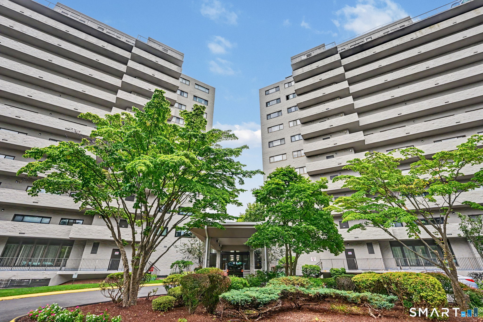 3200 Park Avenue, 4c1, Bridgeport, CT 06604 | For Sale at $339,900