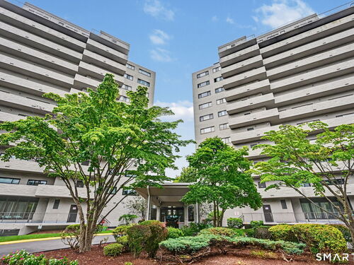  condo home for sale located at 3200 Park Avenue, 4c1, Bridgeport, CT 06604