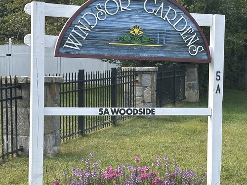  condo home for sale located at 5 Woodside Avenue, f65, Danbury, CT 06810