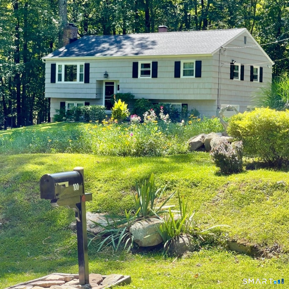 100 Flat Rock Drive, Ridgefield, CT 06877 | For Sale at $825,000