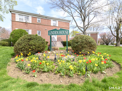  condo home for sale located at 250 Glenbrook Road, 38c, Stamford, CT 06906