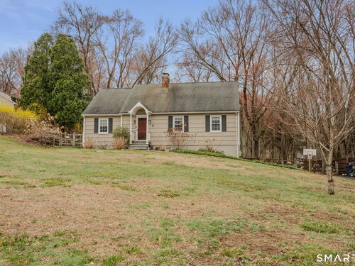  single family home for sale located at 32 Greenbriar Lane, Newtown, CT 06470