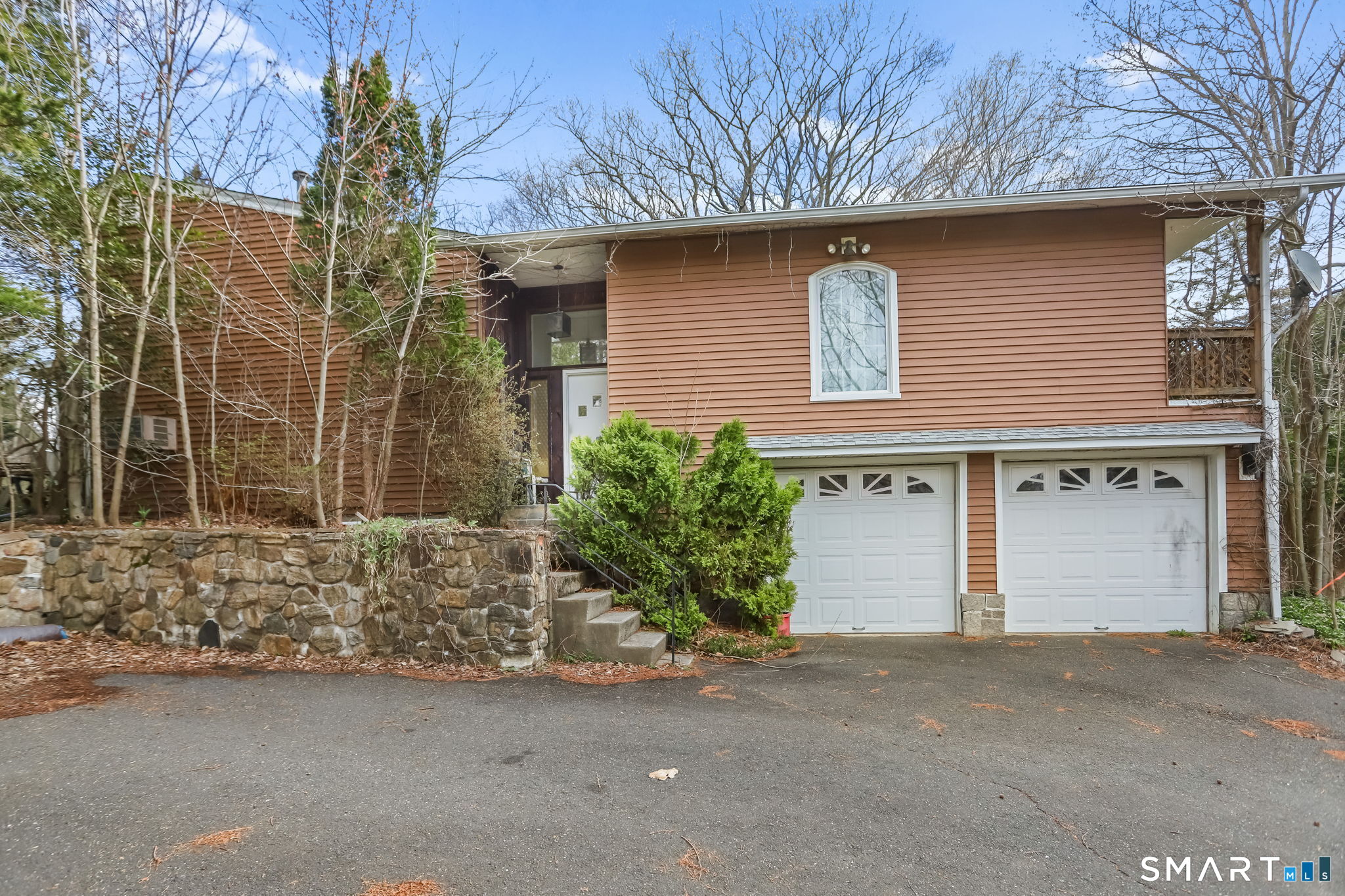 34 Farm Hill Road, Ridgefield, CT 06877 | For Sale at $725,000