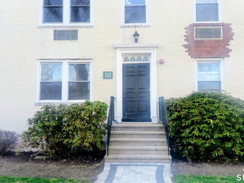  townhouse condo for sale located at 118 Summer Street, 1a, Stamford, CT 06901
