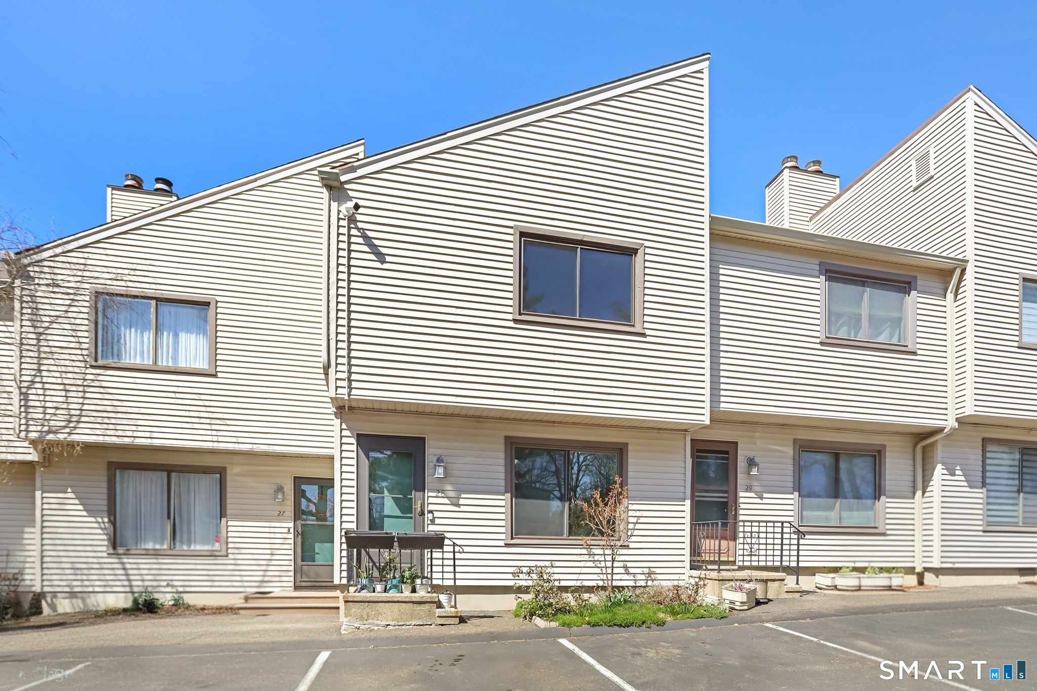 1 Horizon Drive, 28, Norwalk, CT 06854 | For Sale at $400,000