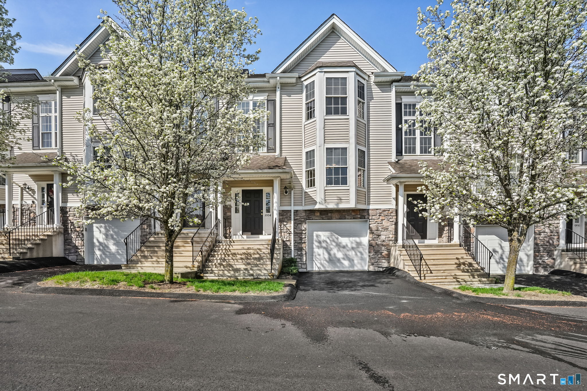 1004 Sienna Drive, 1004, Danbury, CT 06810 | For Sale at $475,000