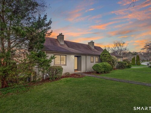  condo home for sale located at 402 Montauk Lane, b, Stratford, CT 06614