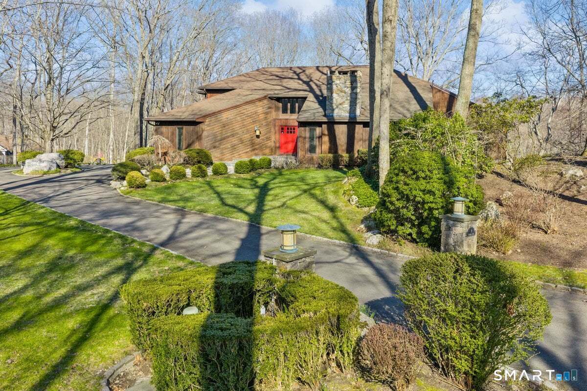 9 Patchen Lane, Weston, CT 06883 | For Sale at $1,395,000