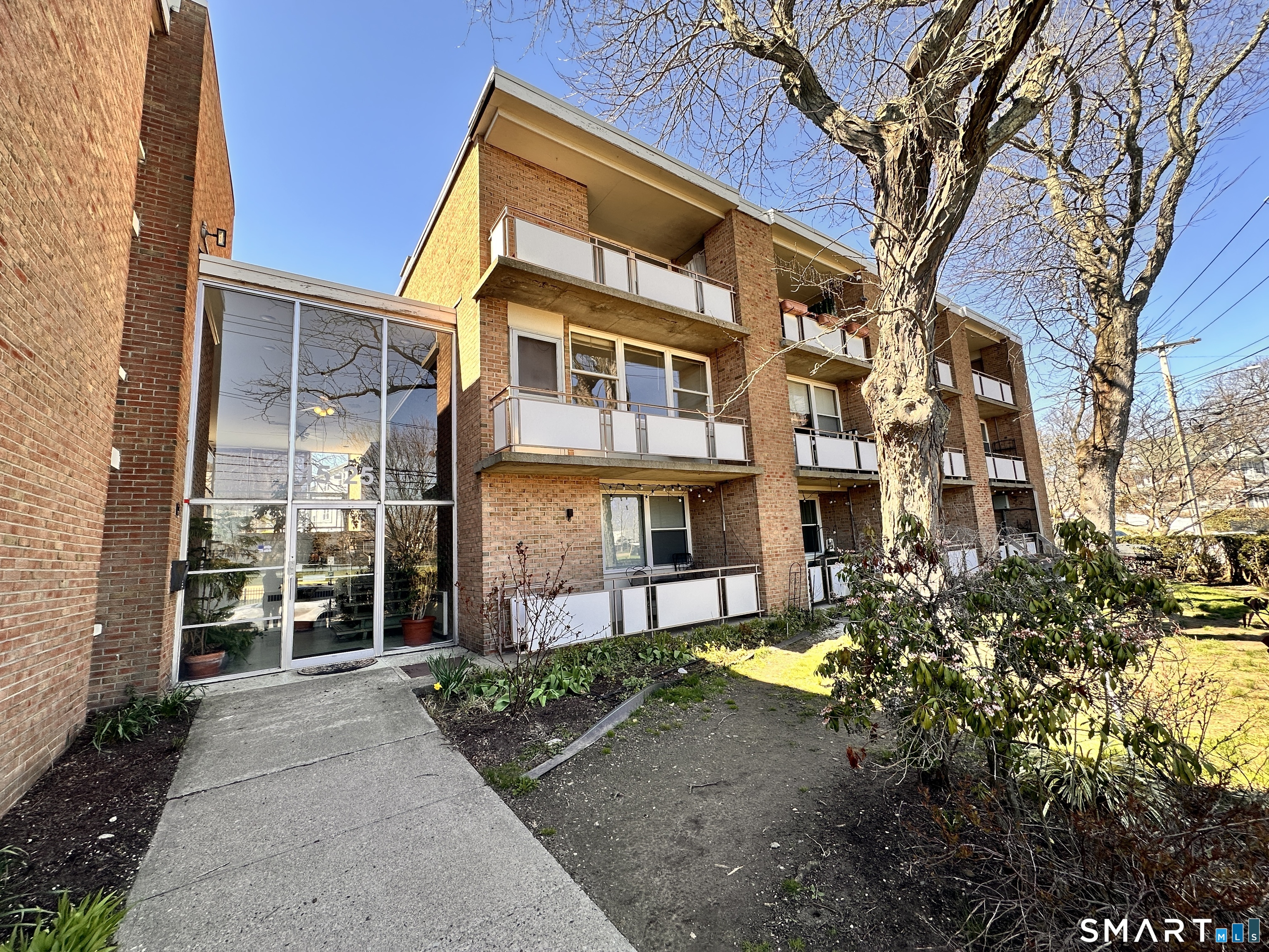 25 Ellsworth Street, 17, Bridgeport, CT 06605 | For Sale at $119,900