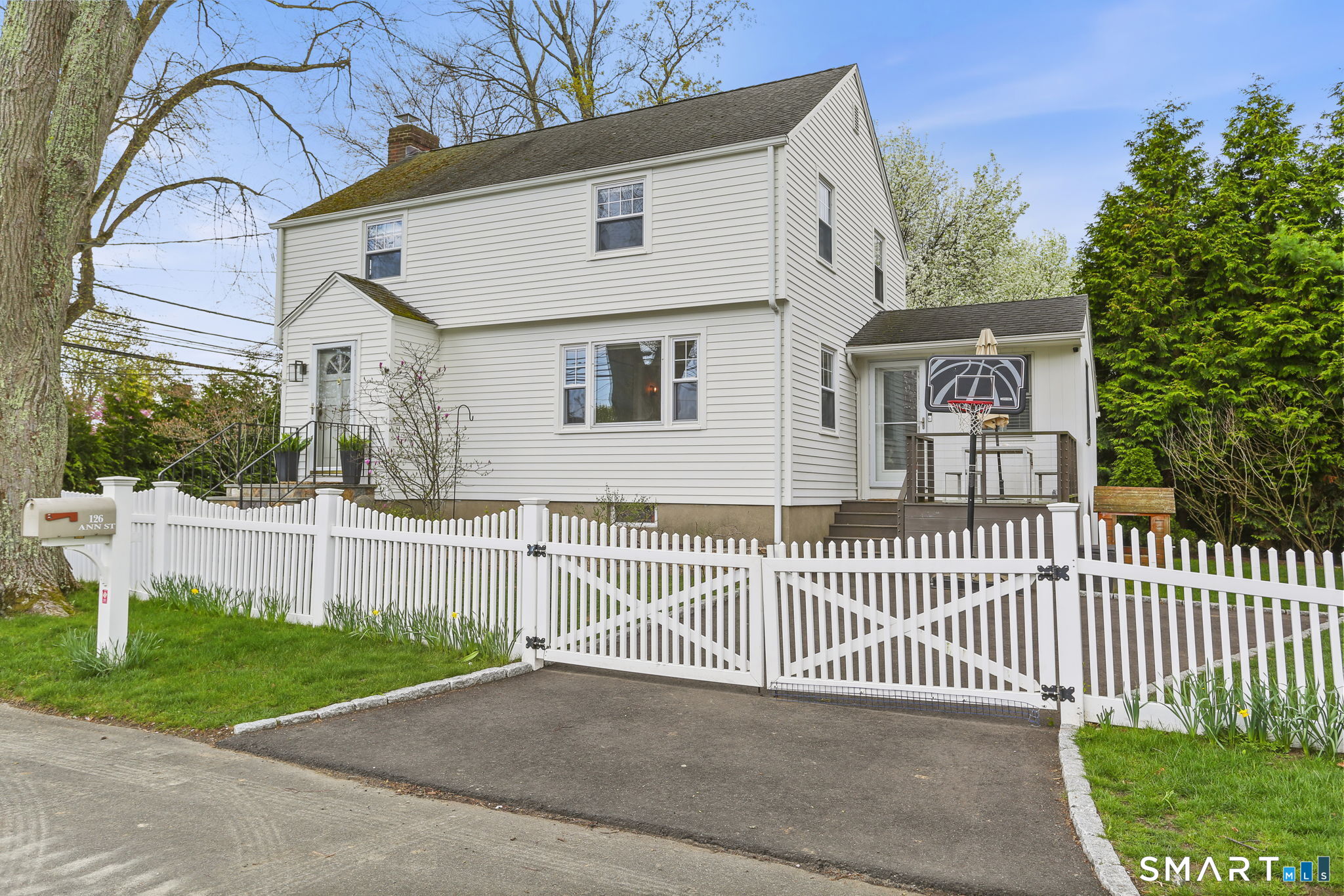 126 Ann Street, Fairfield, CT 06824 | For Sale at $1,150,000