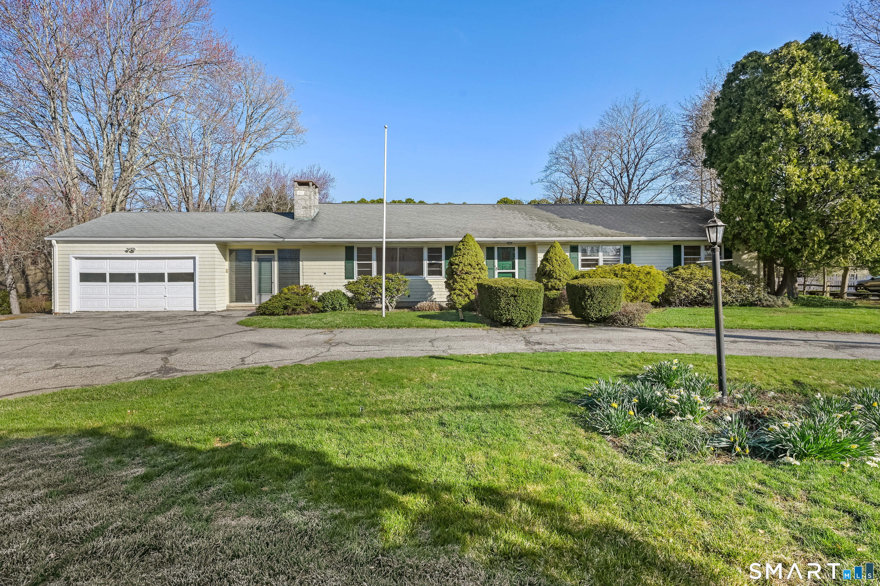 17 Glover Avenue, Newtown, CT 06470 | For Sale at $739,000
