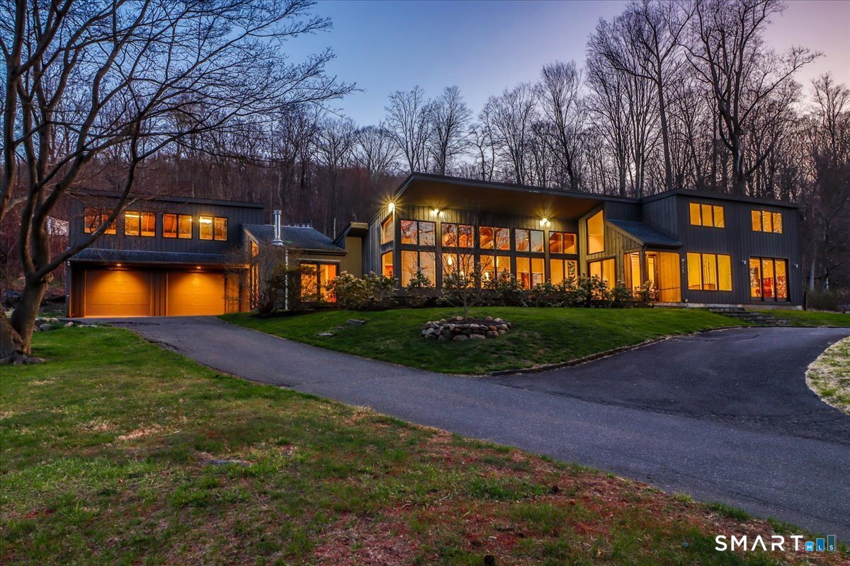 165 Mamanasco Road, Ridgefield, CT 06877 | For Sale at $1,200,000