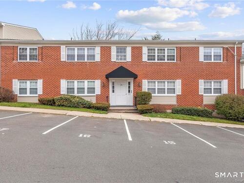  condo home for sale located at 50 Greenhouse Road, 26b, Bridgeport, CT 06606