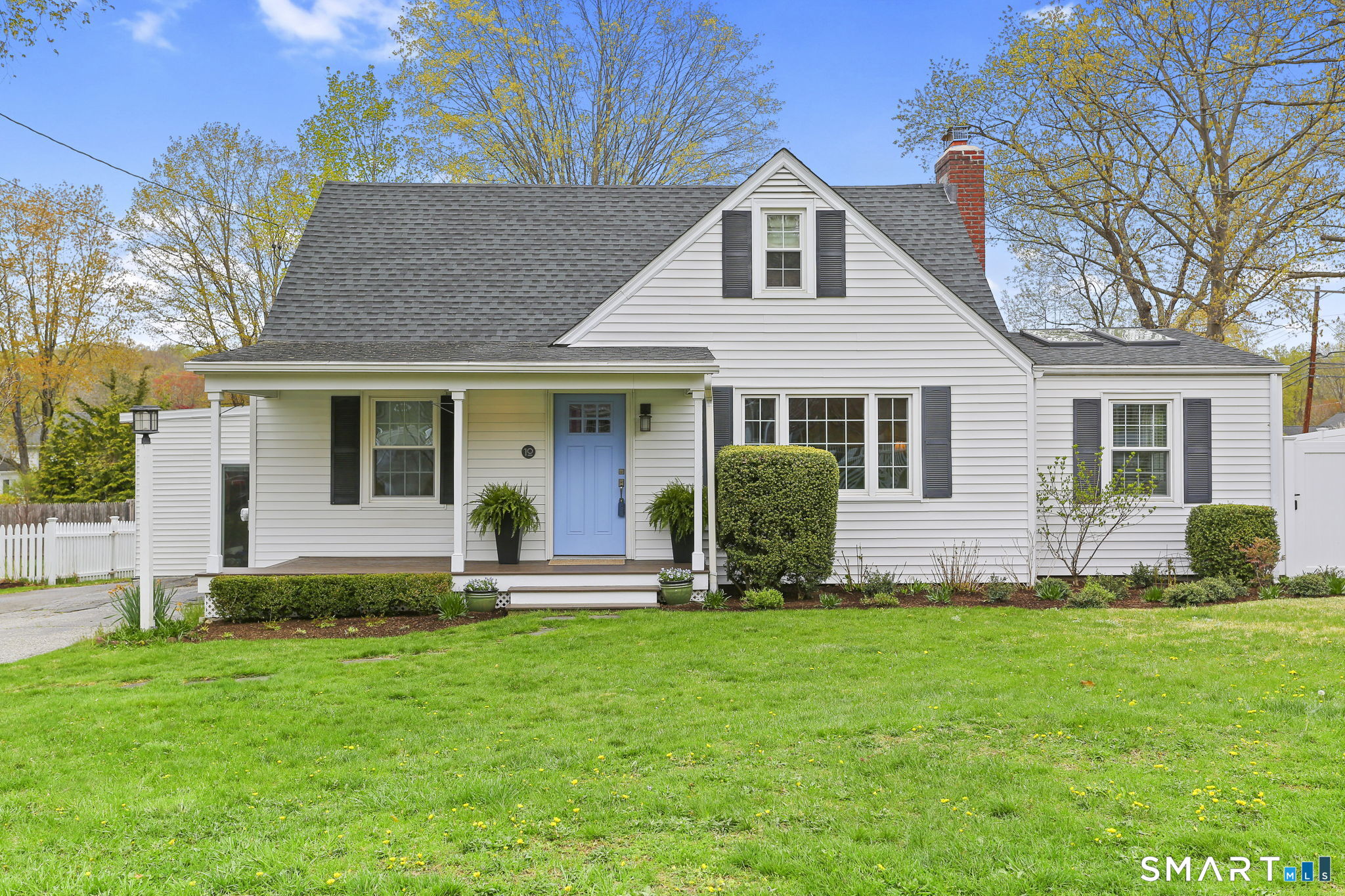 10 Millspaugh Drive, Fairfield, CT 06824 | For Sale at $899,000