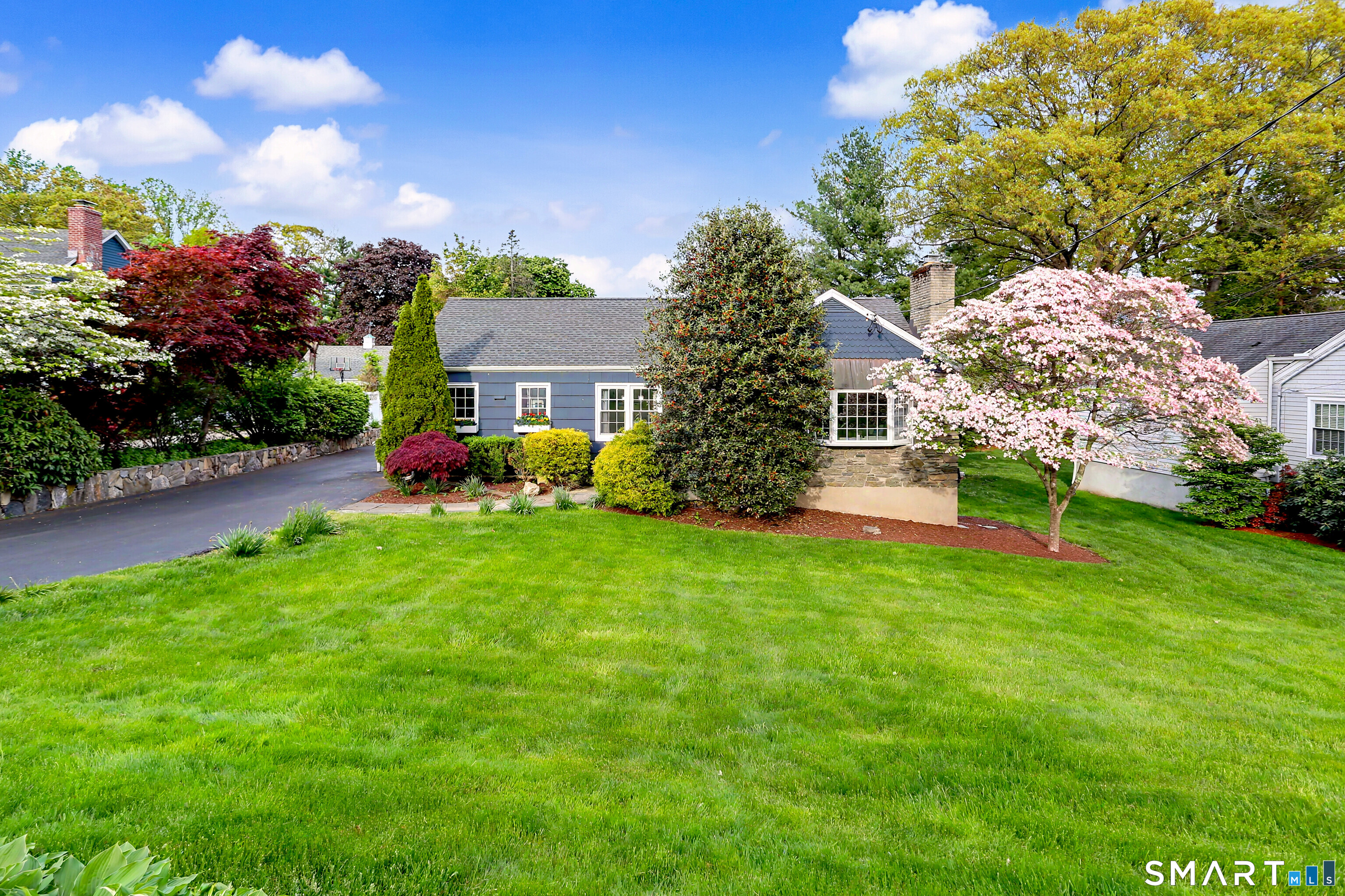 1747 Jennings Road, Fairfield, CT 06824 | For Sale at $950,000