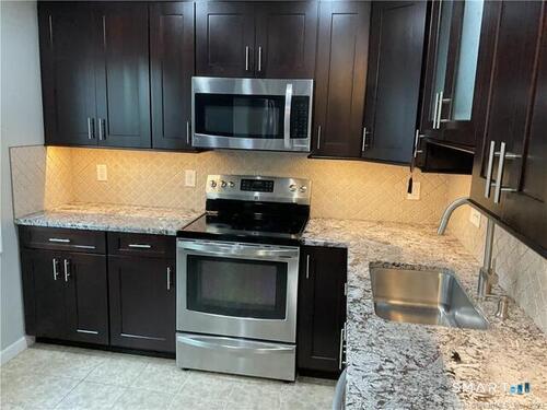  townhouse condo for sale located at 25 Padanaram Road, 84, Danbury, CT 06811