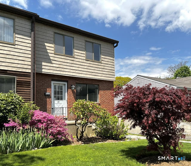 77 Van Buskirk Avenue, 77, Stamford, CT 06902 | For Sale at $485,000