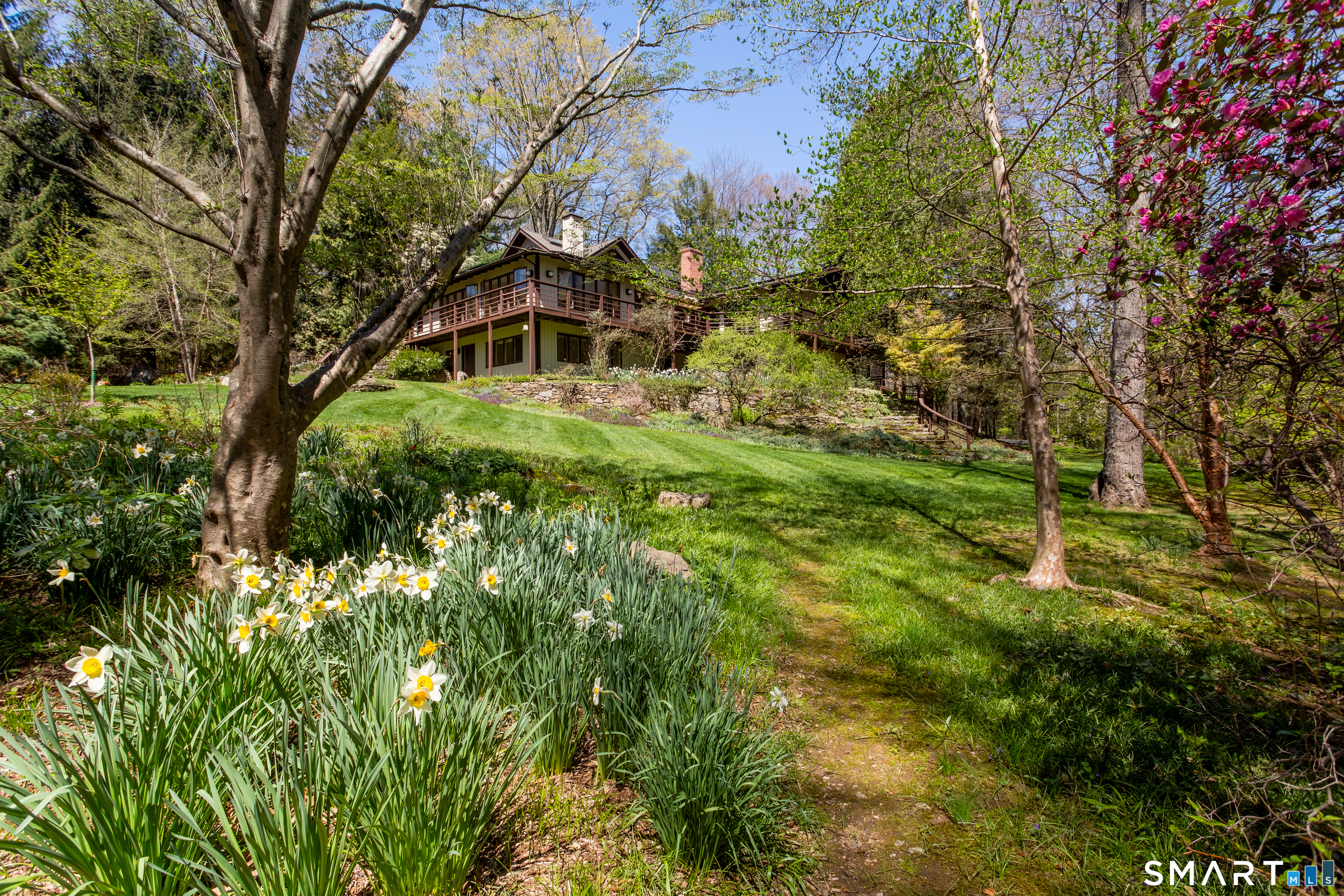 155 Labbance Lane, Fairfield, CT 06824 | For Sale at $1,549,000