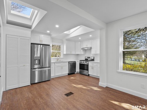  single family home for sale located at 152 Stonybrook Road, Stratford, CT 06614