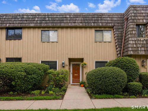  condo home for sale located at 76 Gillies Lane, 76, Norwalk, CT 06854