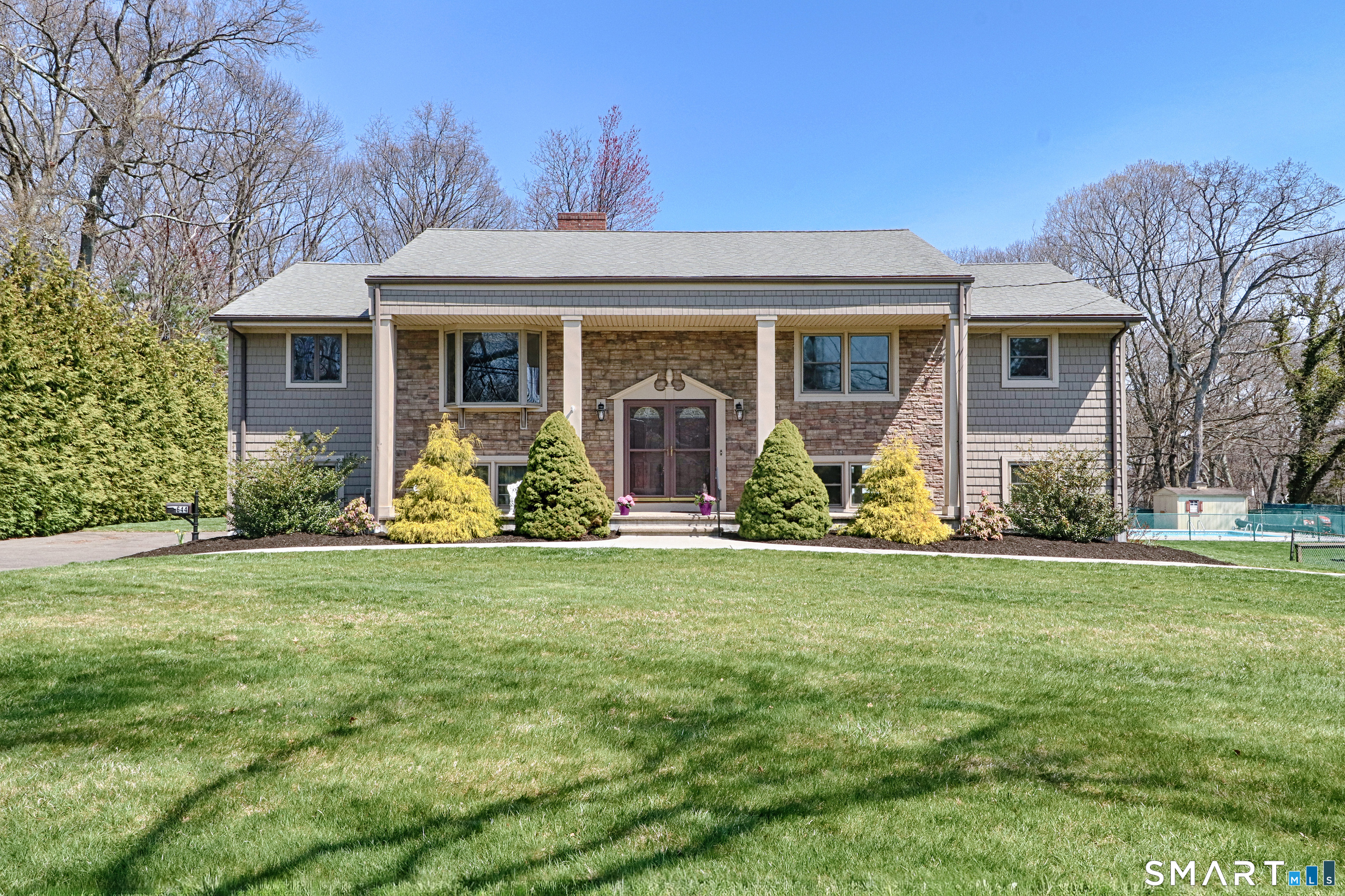 644 Melville Avenue, Fairfield, CT 06825 | For Sale at $825,000