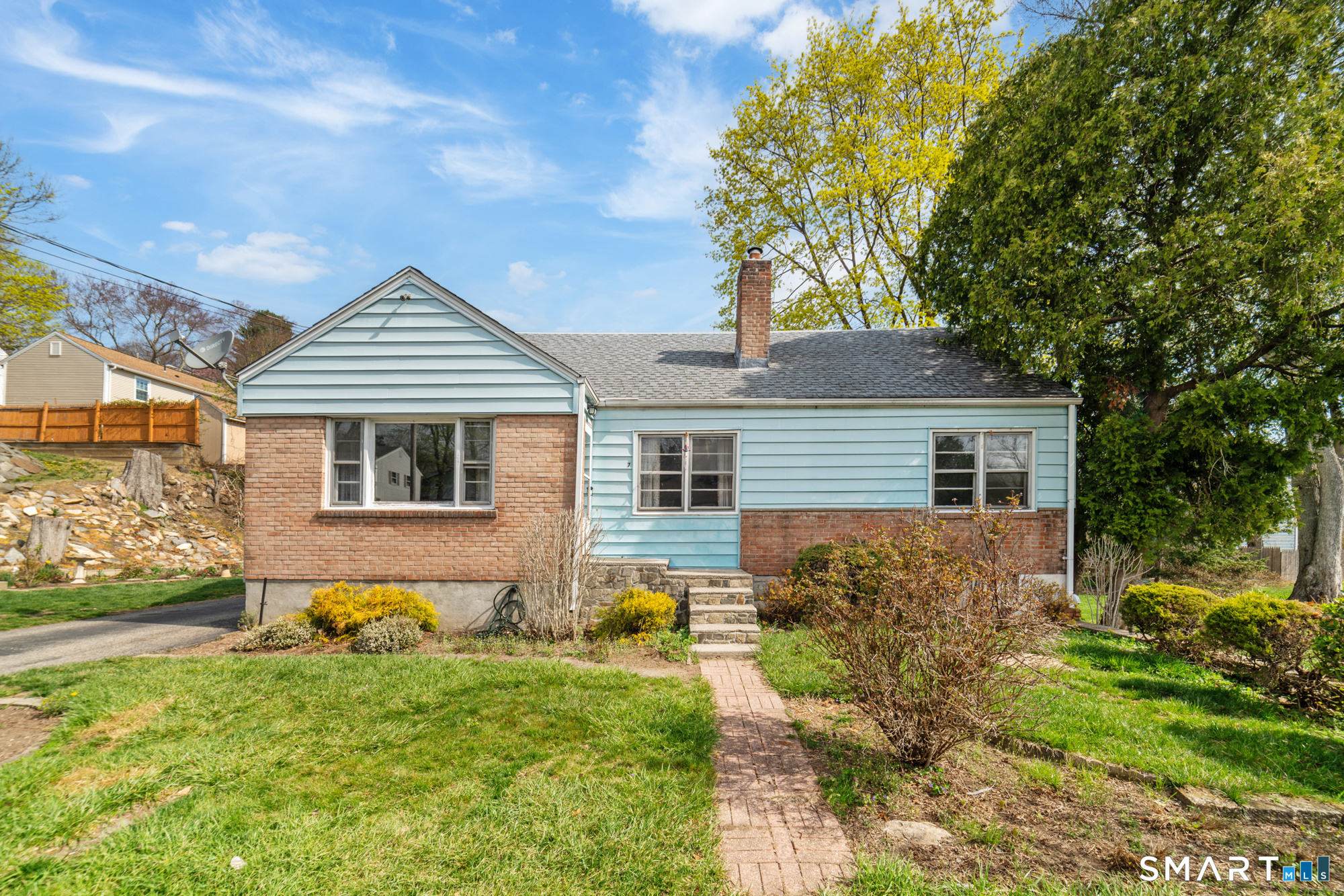 7 Hamburg Street, Shelton, CT 06484 | For Sale at $369,000