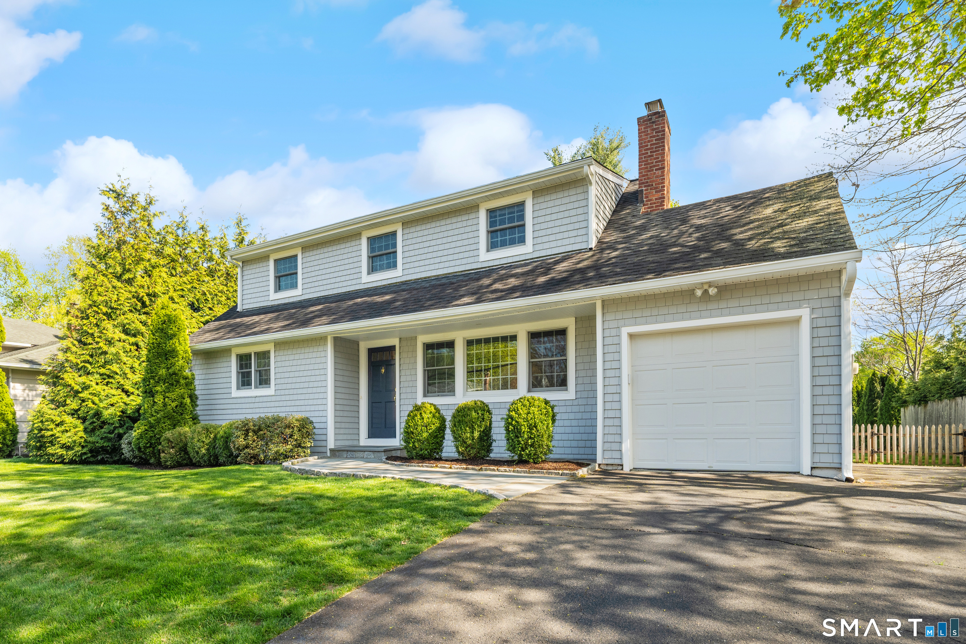 17 Loren Lane, Westport, CT 06880 | For Sale at $1,375,000