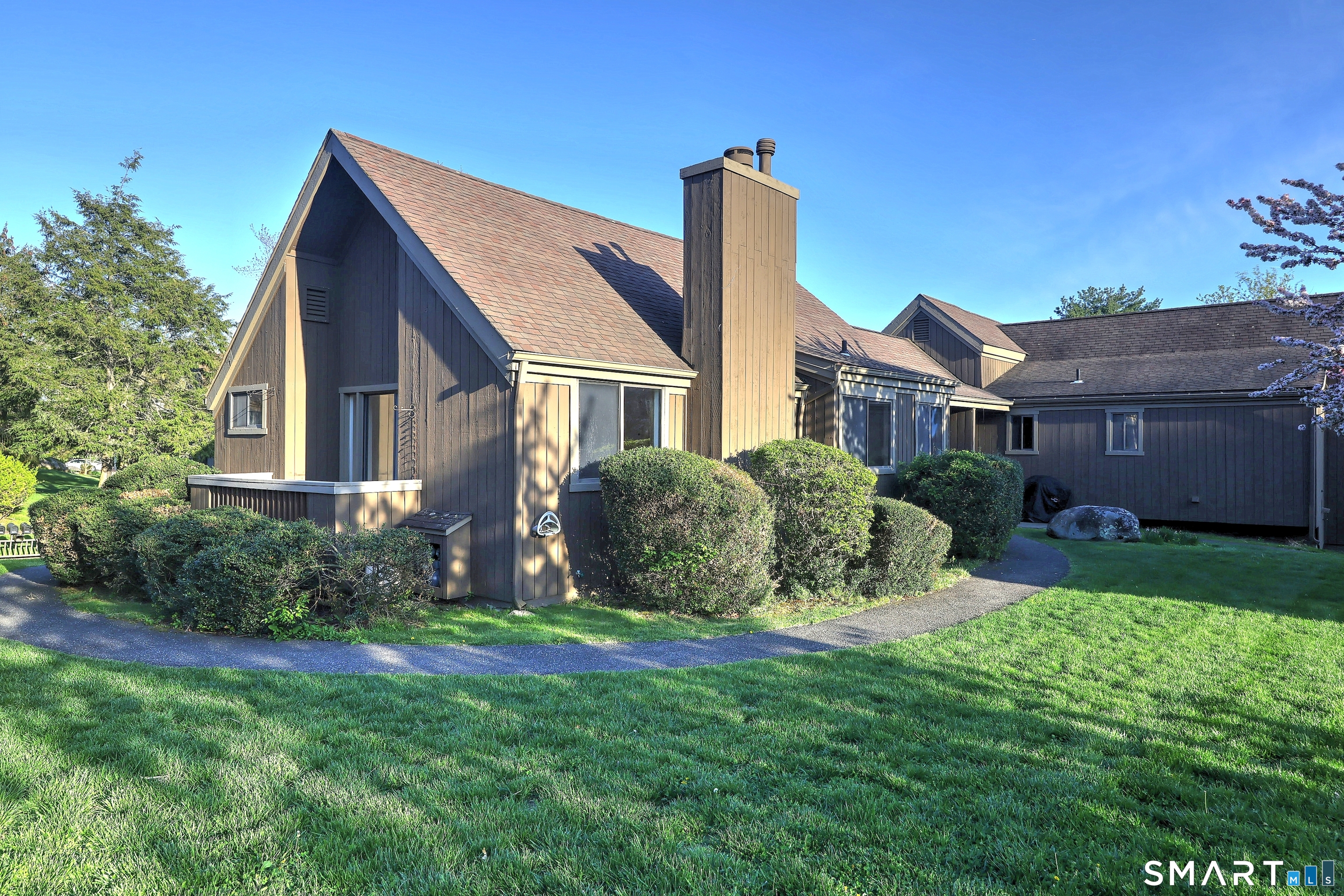 619 Erie Lane, b, Stratford, CT 06614 | For Sale at $639,000