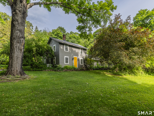  single family home for sale located at 92 Walnut Tree Hill Road, Newtown, CT 06482