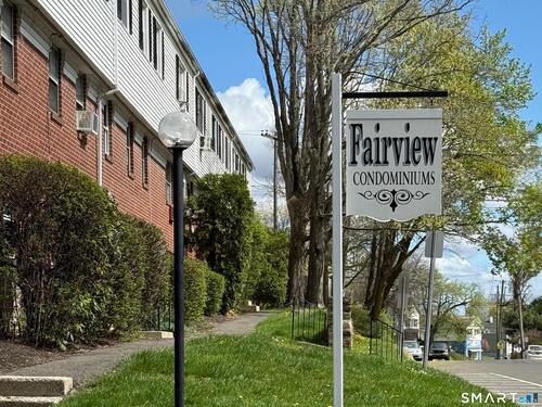  condo home for sale located at 4 Fairview Drive, 2, Danbury, CT 06810