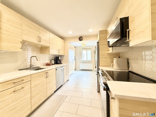  condo home for sale located at 143 Hoyt Street, 1n, Stamford, CT 06905