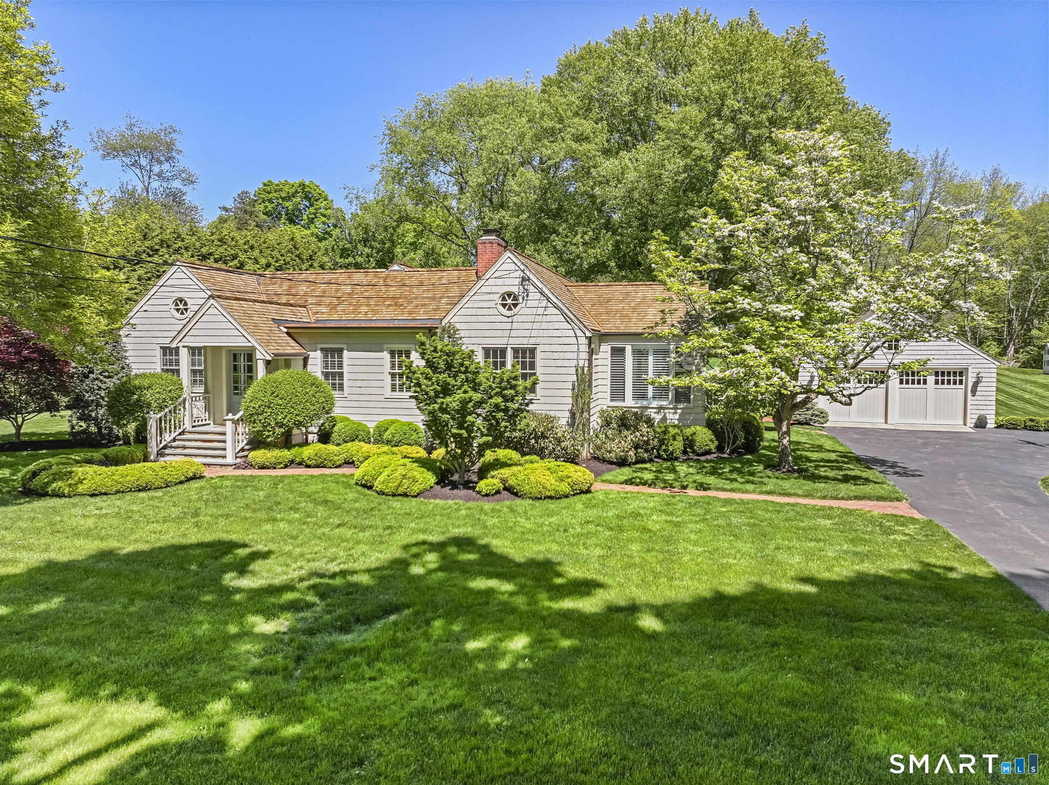 820 Hillside Road, Fairfield, CT 06824 | For Sale at $1,899,000