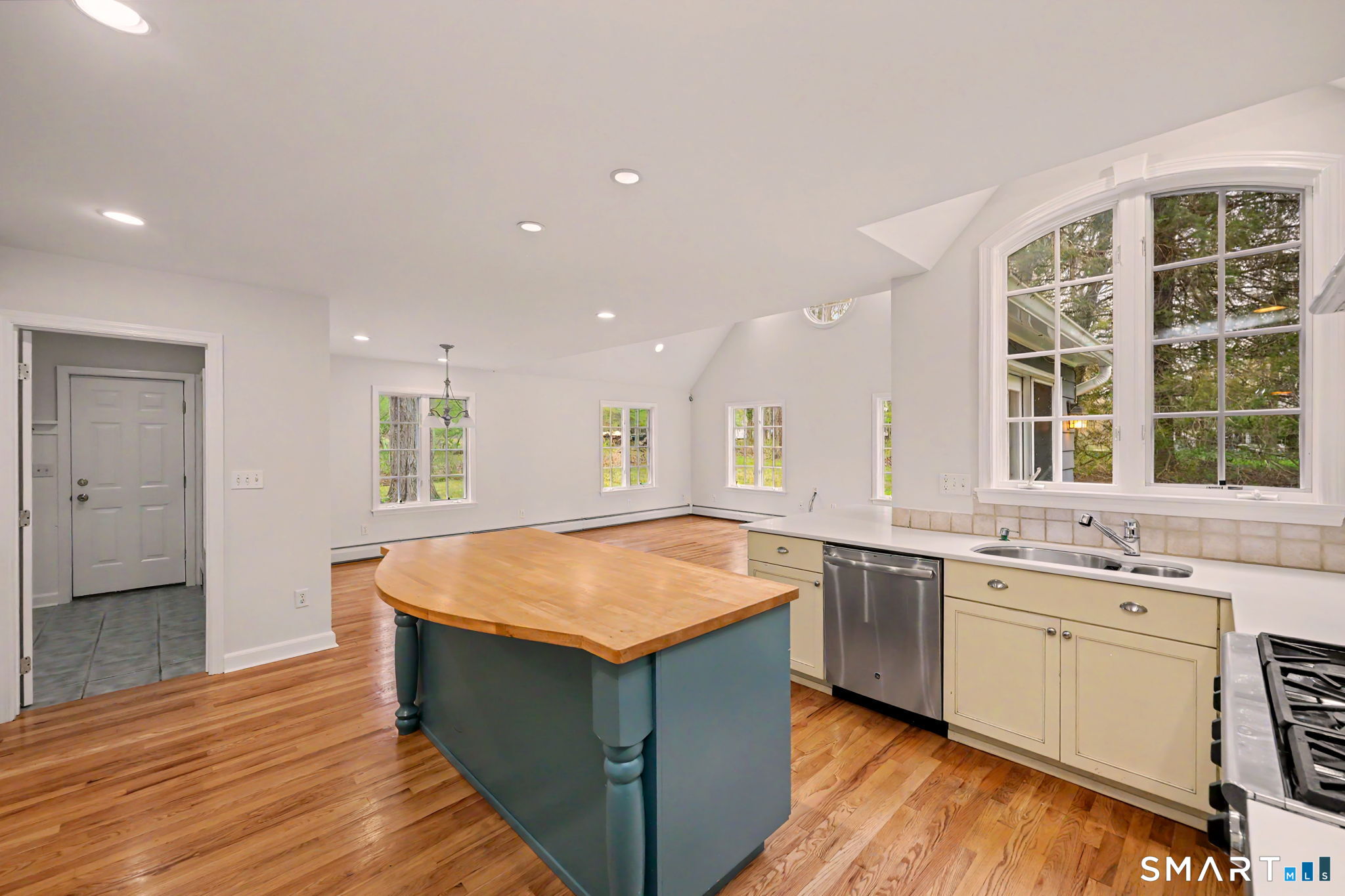 110 Silver Spring Lane, Ridgefield, CT 06877 | For Sale at $979,000