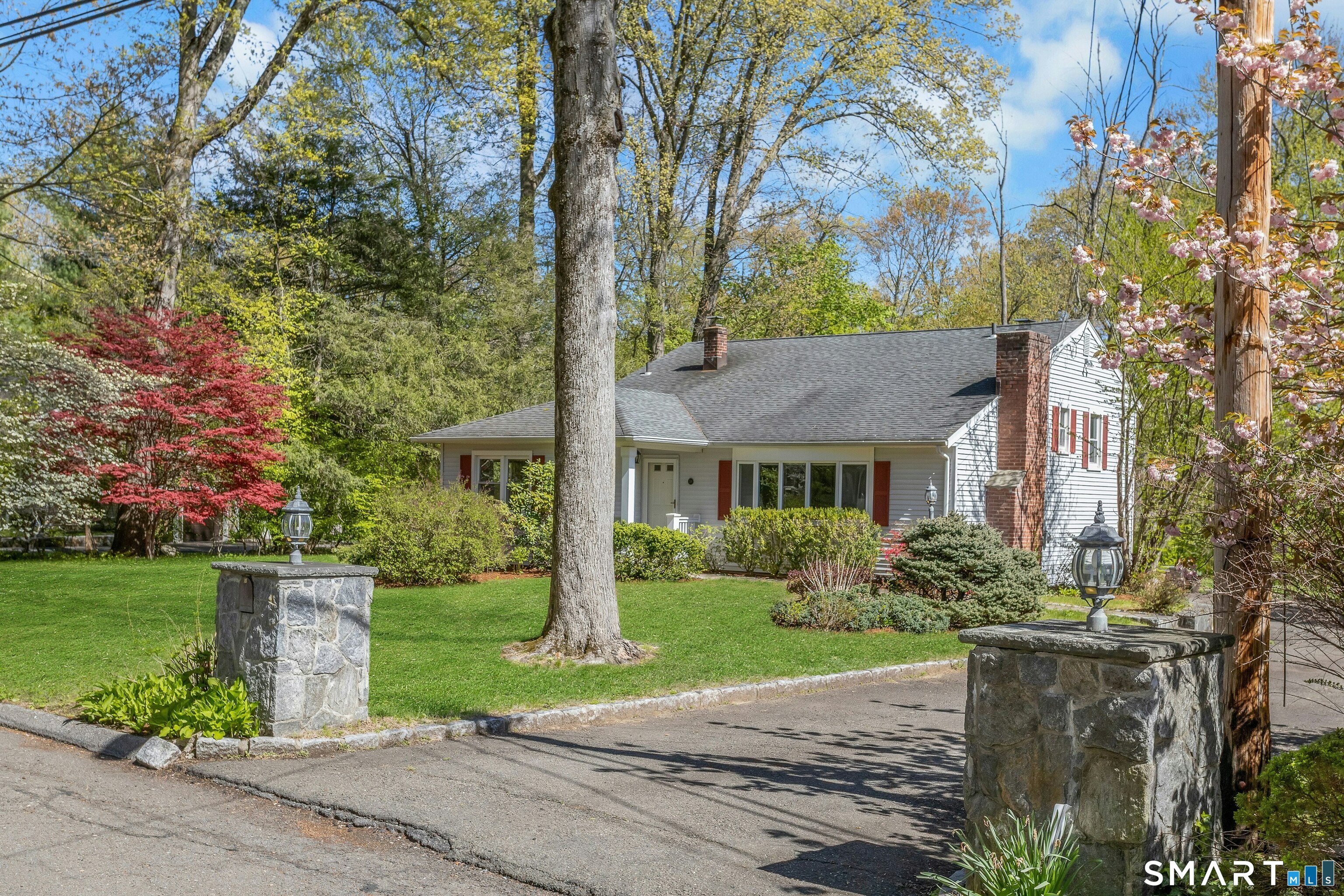 59 Westwood Road, Stamford, CT 06902 | For Sale at $839,000